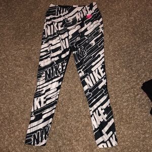 Girls full length Nike leggings.